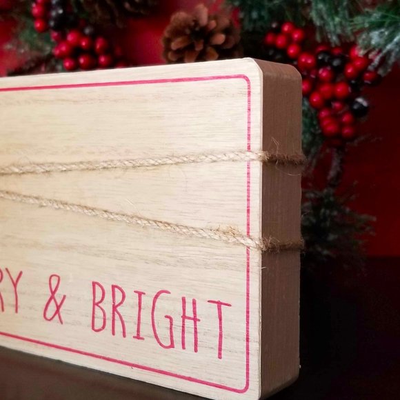 Wooden Block Sign, Christmas Holiday, Home Décor. "Merry & Bright". - Picture 5 of 5